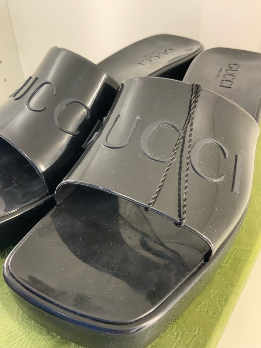 Pre Owned Gucci Sz 38 Black Patent Leather Platform Mules - Picture 2 of 6